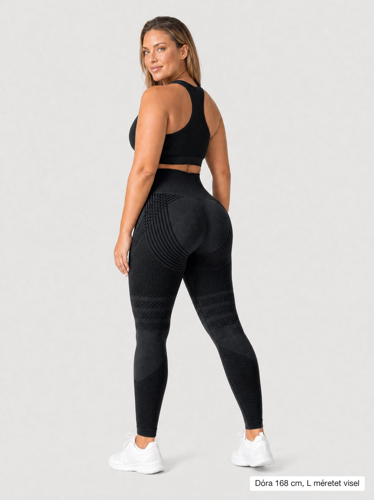 SHAPRESS SCULPT™ alakformáló leggings fekete – Dóra 168 cm, L méretet visel, hátulról